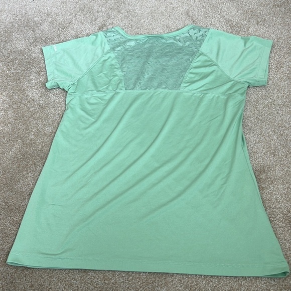 Columbia peak to point technical t shirt woman’s medium mint green hiking - Picture 5 of 6